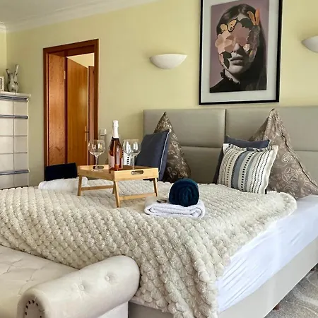 Apartman Neue Sonnige Ferienwohnung, Eigener Whirlpool, Nur 10 Min Zu Fuss Von Legoland Entfernt,80 M2 Stillvolle Nr 7 , Wunderschoener Garten Mit Terrasse, Fuer Den Ersten Fruehstueck Gefuellter Kuehlschrank,my Luxury *