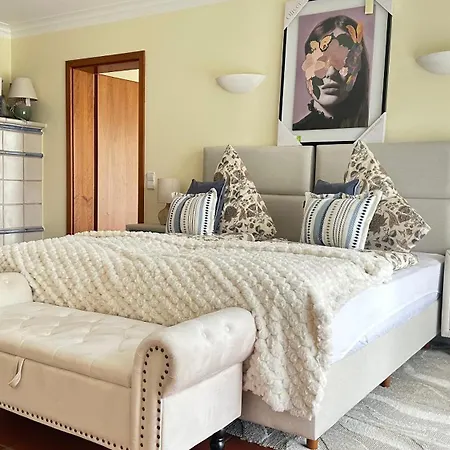 Апартаменты Neue Sonnige Ferienwohnung, Eigener Whirlpool, Nur 10 Min Zu Fuss Von Legoland Entfernt,80 M2 Stillvolle Nr 7 , Wunderschoener Garten Mit Terrasse, Fuer Den Ersten Fruehstueck Gefuellter Kuehlschrank,my Luxury