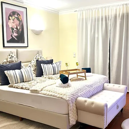 Neue Sonnige Ferienwohnung, Eigener Whirlpool, Nur 10 Min Zu Fuss Von Legoland Entfernt,80 M2 Stillvolle Nr 7 , Wunderschoener Garten Mit Terrasse, Fuer Den Ersten Fruehstueck Gefuellter Kuehlschrank,my Luxury *