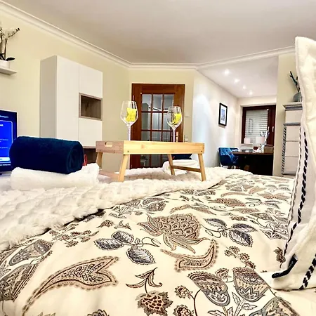 Neue Sonnige Ferienwohnung, Eigener Whirlpool, Nur 10 Min Zu Fuss Von Legoland Entfernt,80 M2 Stillvolle Nr 7 , Wunderschoener Garten Mit Terrasse, Fuer Den Ersten Fruehstueck Gefuellter Kuehlschrank,my Luxury Appartement Kleinkötz