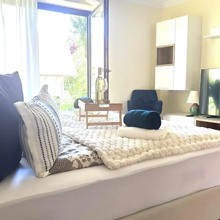 Апартаменты Neue Sonnige Ferienwohnung, Eigener Whirlpool, Nur 10 Min Zu Fuss Von Legoland Entfernt,80 M2 Stillvolle Nr 7 , Wunderschoener Garten Mit Terrasse, Fuer Den Ersten Fruehstueck Gefuellter Kuehlschrank,my Luxury
