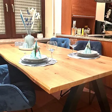 Neue Sonnige Ferienwohnung, Eigener Whirlpool, Nur 10 Min Zu Fuss Von Legoland Entfernt,80 M2 Stillvolle Nr 7 , Wunderschoener Garten Mit Terrasse, Fuer Den Ersten Fruehstueck Gefuellter Kuehlschrank,my Luxury * Клайнкёц