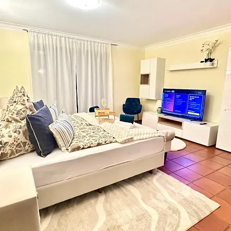 Apartman Neue Sonnige Ferienwohnung, Eigener Whirlpool, Nur 10 Min Zu Fuss Von Legoland Entfernt,80 M2 Stillvolle Nr 7 , Wunderschoener Garten Mit Terrasse, Fuer Den Ersten Fruehstueck Gefuellter Kuehlschrank,my Luxury