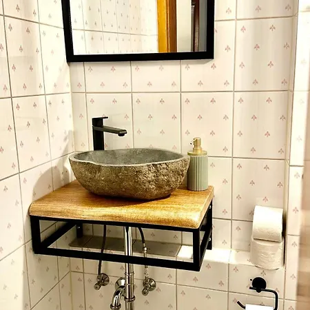 Apartman Neue Sonnige Ferienwohnung, Eigener Whirlpool, Nur 10 Min Zu Fuss Von Legoland Entfernt,80 M2 Stillvolle Nr 7 , Wunderschoener Garten Mit Terrasse, Fuer Den Ersten Fruehstueck Gefuellter Kuehlschrank,my Luxury *