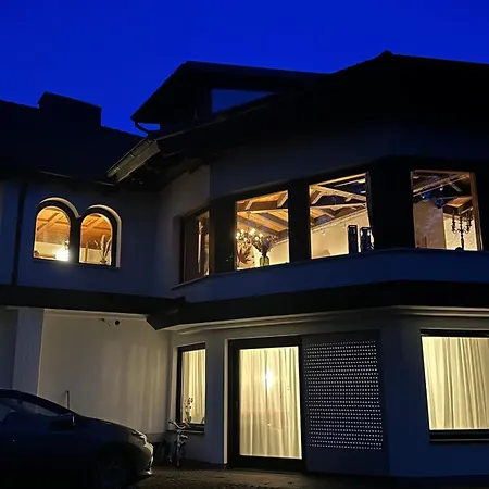Neue Sonnige Ferienwohnung, Eigener Whirlpool, Nur 10 Min Zu Fuss Von Legoland Entfernt,80 M2 Stillvolle Nr 7 , Wunderschoener Garten Mit Terrasse, Fuer Den Ersten Fruehstueck Gefuellter Kuehlschrank,my Luxury Apartman