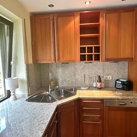 Neue Sonnige Ferienwohnung, Eigener Whirlpool, Nur 10 Min Zu Fuss Von Legoland Entfernt,80 M2 Stillvolle Nr 7 , Wunderschoener Garten Mit Terrasse, Fuer Den Ersten Fruehstueck Gefuellter Kuehlschrank,my Luxury Апартаменты Клайнкёц