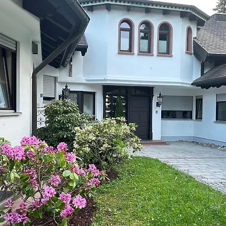 Neue Sonnige Ferienwohnung, Eigener Whirlpool, Nur 10 Min Zu Fuss Von Legoland Entfernt,80 M2 Stillvolle Nr 7 , Wunderschoener Garten Mit Terrasse, Fuer Den Ersten Fruehstueck Gefuellter Kuehlschrank,my Luxury Kleinkötz