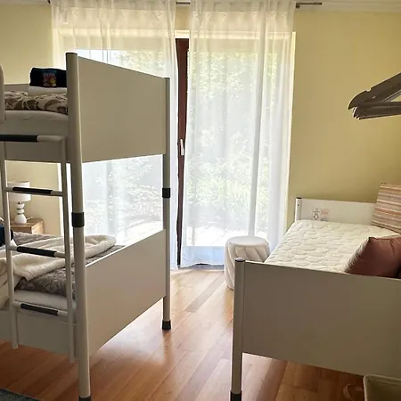 Neue Sonnige Ferienwohnung, Eigener Whirlpool, Nur 10 Min Zu Fuss Von Legoland Entfernt,80 M2 Stillvolle Nr 7 , Wunderschoener Garten Mit Terrasse, Fuer Den Ersten Fruehstueck Gefuellter Kuehlschrank,my Luxury Appartement Kleinkötz