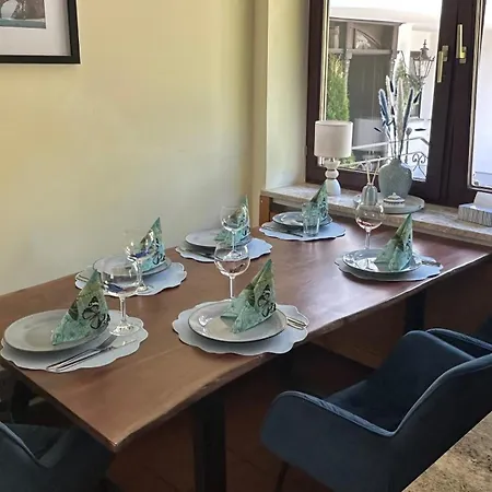 Апартаменты Neue Sonnige Ferienwohnung, Eigener Whirlpool, Nur 10 Min Zu Fuss Von Legoland Entfernt,80 M2 Stillvolle Nr 7 , Wunderschoener Garten Mit Terrasse, Fuer Den Ersten Fruehstueck Gefuellter Kuehlschrank,my Luxury Клайнкёц