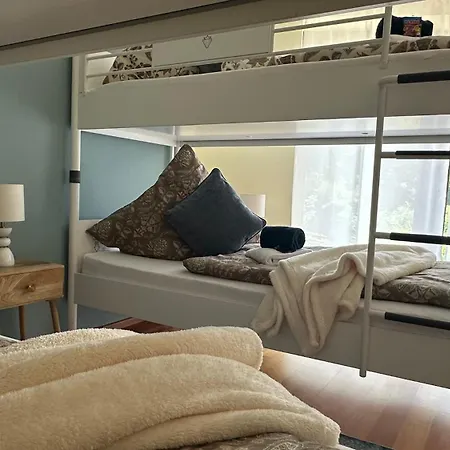 Neue Sonnige Ferienwohnung, Eigener Whirlpool, Nur 10 Min Zu Fuss Von Legoland Entfernt,80 M2 Stillvolle Nr 7 , Wunderschoener Garten Mit Terrasse, Fuer Den Ersten Fruehstueck Gefuellter Kuehlschrank,my Luxury Апартаменты