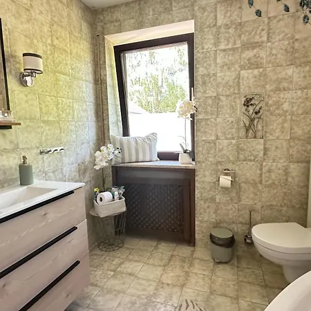 Appartement Neue Sonnige Ferienwohnung, Eigener Whirlpool, Nur 10 Min Zu Fuss Von Legoland Entfernt,80 M2 Stillvolle Nr 7 , Wunderschoener Garten Mit Terrasse, Fuer Den Ersten Fruehstueck Gefuellter Kuehlschrank,my Luxury