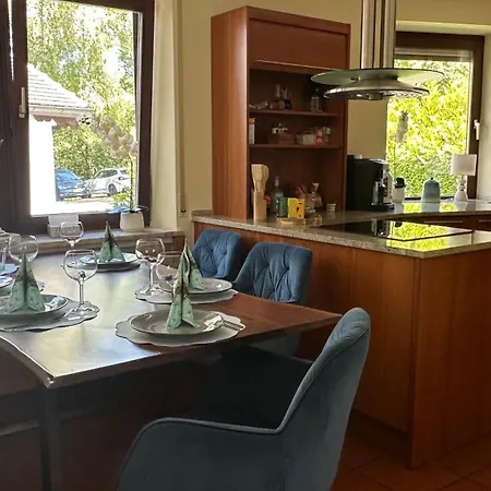 Neue Sonnige Ferienwohnung, Eigener Whirlpool, Nur 10 Min Zu Fuss Von Legoland Entfernt,80 M2 Stillvolle Nr 7 , Wunderschoener Garten Mit Terrasse, Fuer Den Ersten Fruehstueck Gefuellter Kuehlschrank,my Luxury *