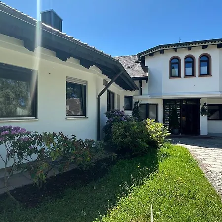 Apartman Neue Sonnige Ferienwohnung, Eigener Whirlpool, Nur 10 Min Zu Fuss Von Legoland Entfernt,80 M2 Stillvolle Nr 7 , Wunderschoener Garten Mit Terrasse, Fuer Den Ersten Fruehstueck Gefuellter Kuehlschrank,my Luxury