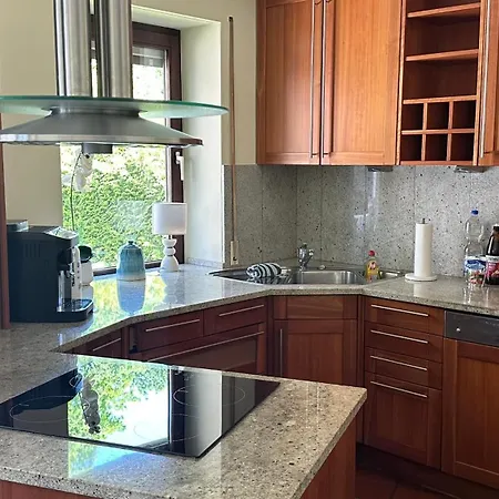 Neue Sonnige Ferienwohnung, Eigener Whirlpool, Nur 10 Min Zu Fuss Von Legoland Entfernt,80 M2 Stillvolle Nr 7 , Wunderschoener Garten Mit Terrasse, Fuer Den Ersten Fruehstueck Gefuellter Kuehlschrank,my Luxury * Kleinkötz