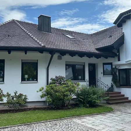 Neue Sonnige Ferienwohnung, Eigener Whirlpool, Nur 10 Min Zu Fuss Von Legoland Entfernt,80 M2 Stillvolle Nr 7 , Wunderschoener Garten Mit Terrasse, Fuer Den Ersten Fruehstueck Gefuellter Kuehlschrank,my Luxury Апартаменты Клайнкёц