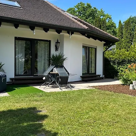 Neue Sonnige Ferienwohnung, Eigener Whirlpool, Nur 10 Min Zu Fuss Von Legoland Entfernt,80 M2 Stillvolle Nr 7 , Wunderschoener Garten Mit Terrasse, Fuer Den Ersten Fruehstueck Gefuellter Kuehlschrank,my Luxury *