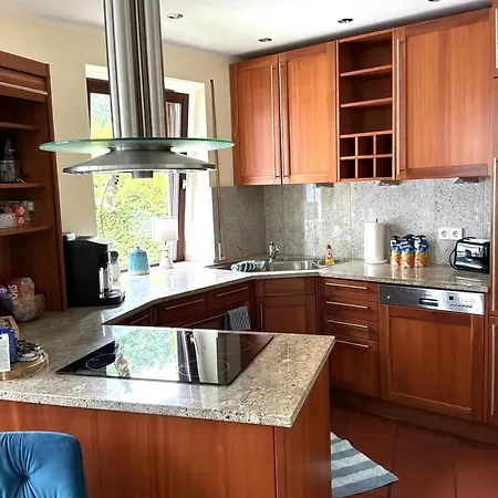 Апартаменты Neue Sonnige Ferienwohnung, Eigener Whirlpool, Nur 10 Min Zu Fuss Von Legoland Entfernt,80 M2 Stillvolle Nr 7 , Wunderschoener Garten Mit Terrasse, Fuer Den Ersten Fruehstueck Gefuellter Kuehlschrank,my Luxury