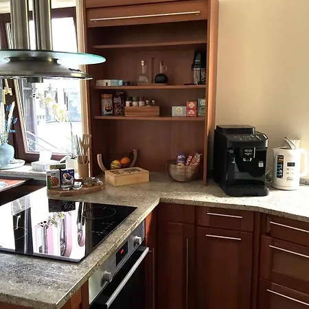 Апартаменты Neue Sonnige Ferienwohnung, Eigener Whirlpool, Nur 10 Min Zu Fuss Von Legoland Entfernt,80 M2 Stillvolle Nr 7 , Wunderschoener Garten Mit Terrasse, Fuer Den Ersten Fruehstueck Gefuellter Kuehlschrank,my Luxury Клайнкёц