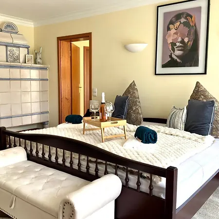 Апартаменты Neue Sonnige Ferienwohnung, Eigener Whirlpool, Nur 10 Min Zu Fuss Von Legoland Entfernt,80 M2 Stillvolle Nr 7 , Wunderschoener Garten Mit Terrasse, Fuer Den Ersten Fruehstueck Gefuellter Kuehlschrank,my Luxury Клайнкёц