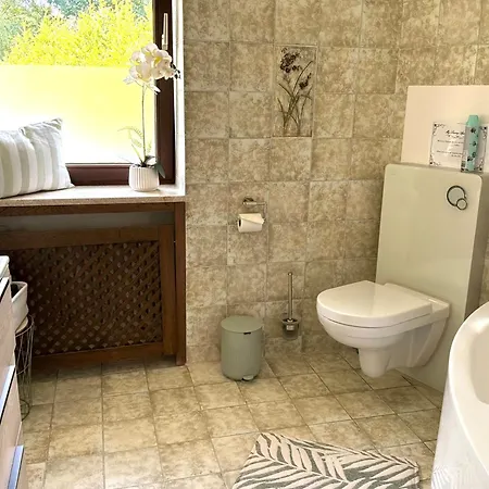 Апартаменты Neue Sonnige Ferienwohnung, Eigener Whirlpool, Nur 10 Min Zu Fuss Von Legoland Entfernt,80 M2 Stillvolle Nr 7 , Wunderschoener Garten Mit Terrasse, Fuer Den Ersten Fruehstueck Gefuellter Kuehlschrank,my Luxury
